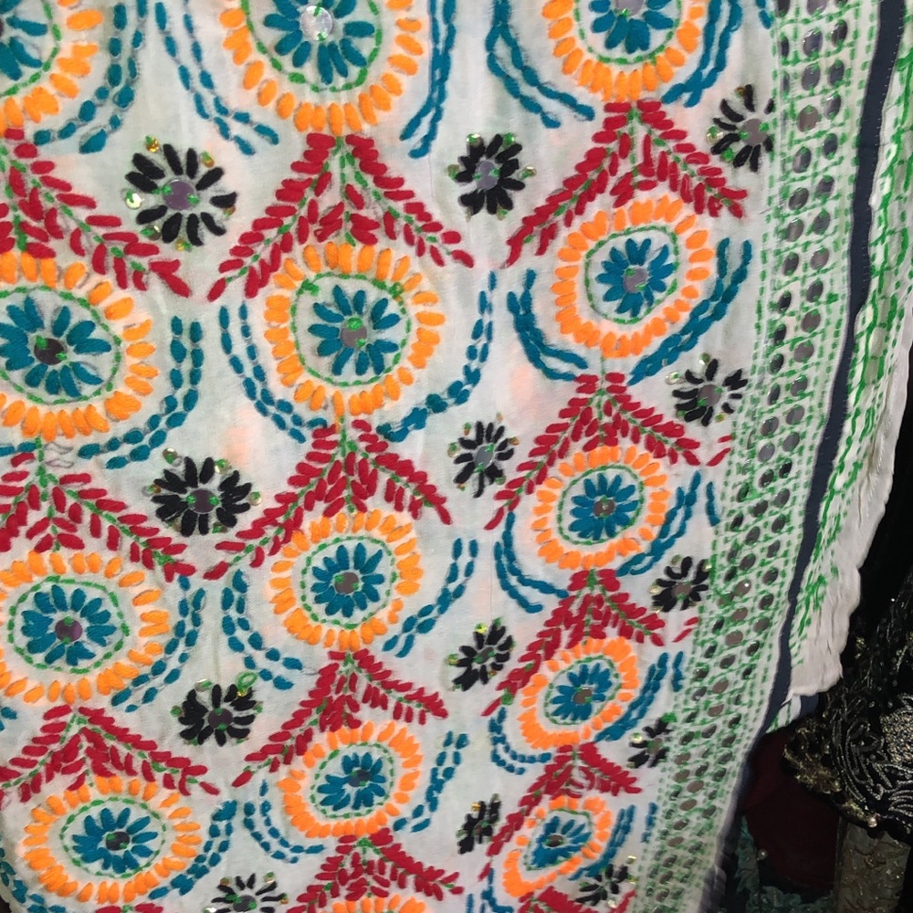 Pulhkari dupatta white color embroidery new